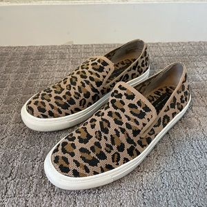 Steve Madden Leopard Slip On’s Size 8